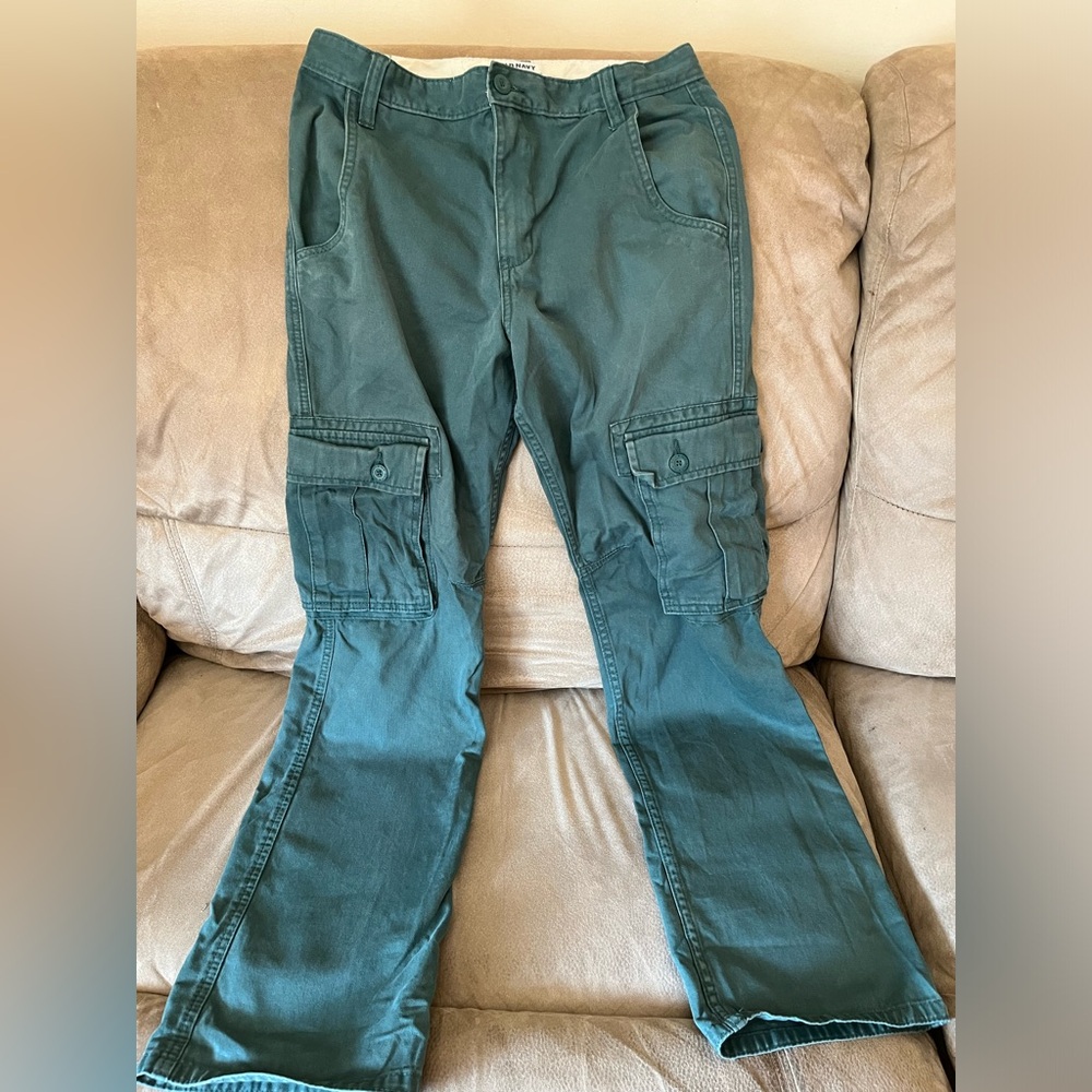 💚 Old Navy Cargo Pants